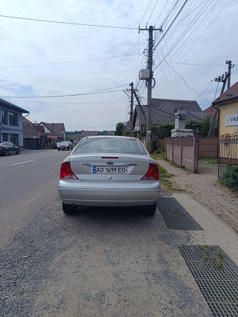 Ford focus 2,0 бензин 2000рік