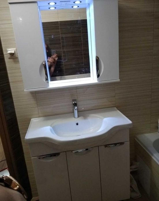 Простора 3-кімнатна квартира в новобудові на Озерній