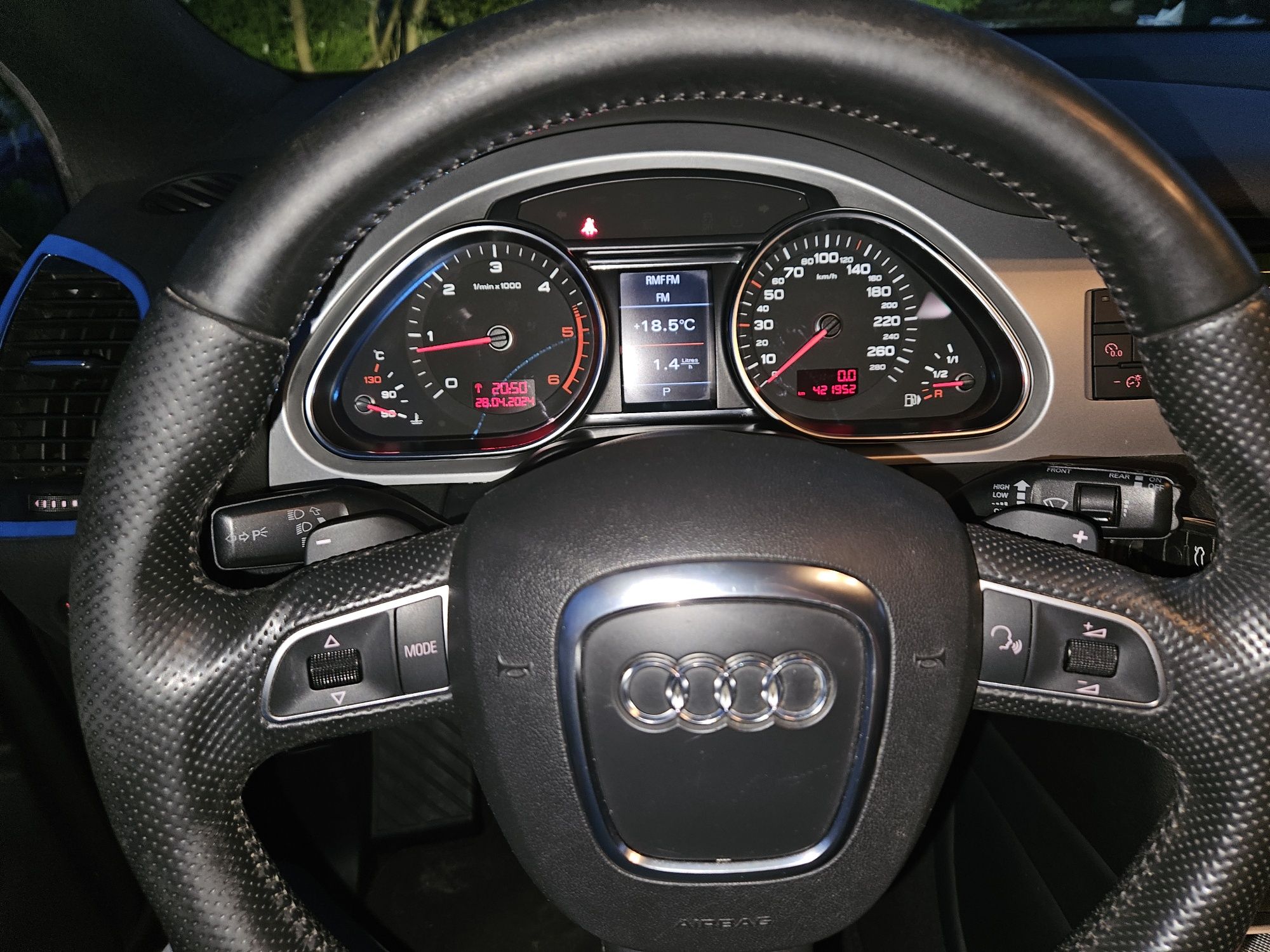 Audi Q7 1 właściciel od nowości bezwypadkowy  siedmioosobowy