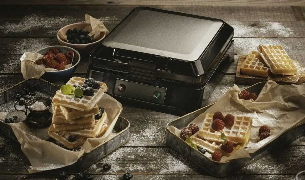 Вафельниця: 1500 Вт, 4 вафлі, антипригарне покриття для всієї родини