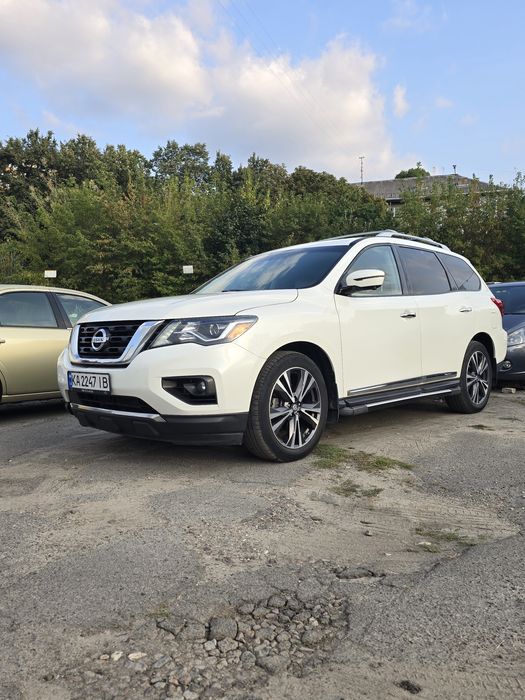 Nissan Patfainder Platinum R52