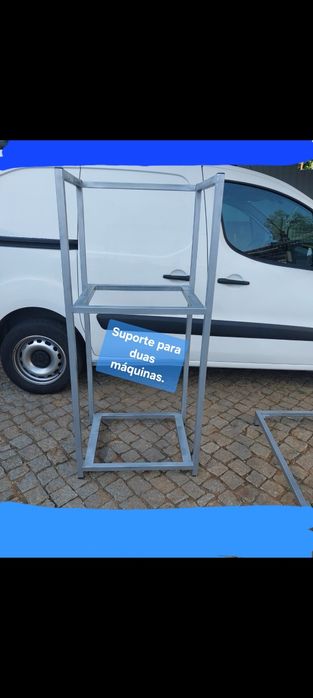 Suportes para máquinas e estendais com rodas