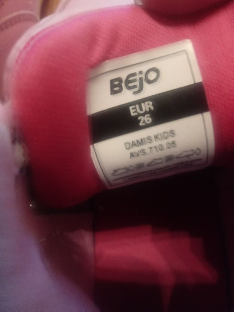 Różowe adidasy Bejo