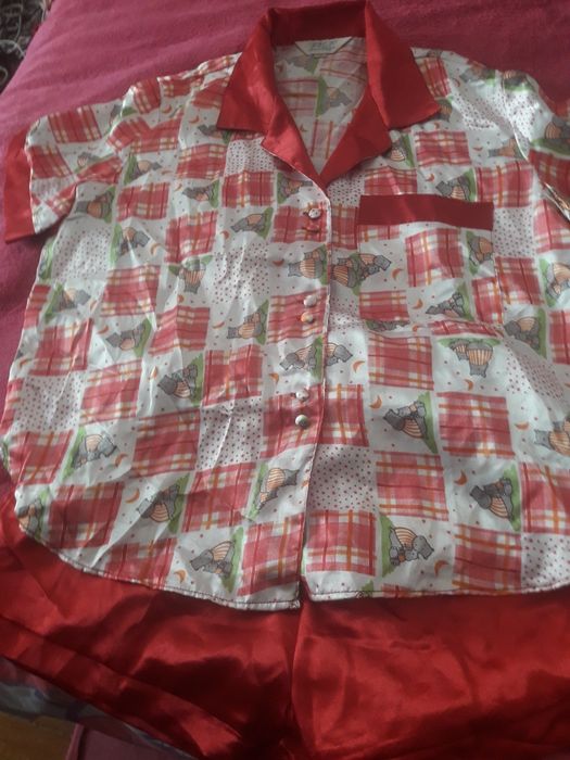 Vende se Pijama de Cetim