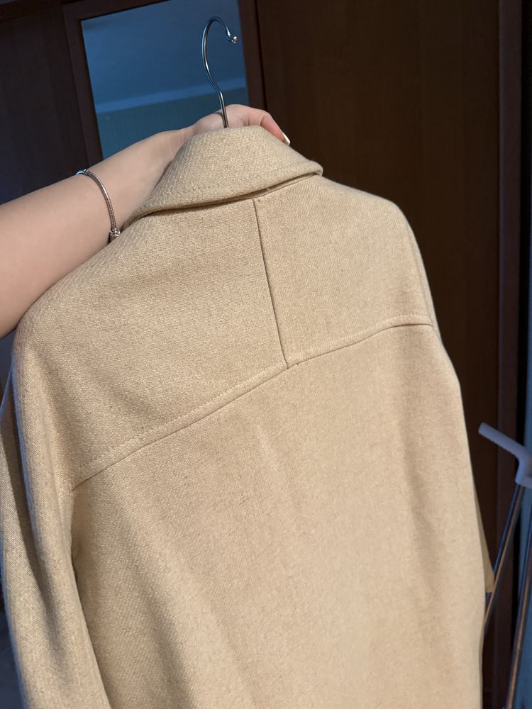Пальто від  Zara