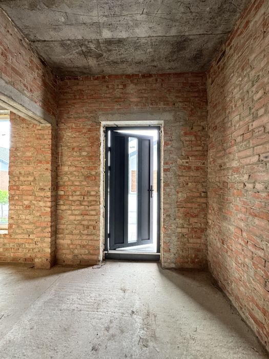 Будинок 140 м² з гаражем, мансардою. Ділянка 5 сот, Обарів, Авторинок