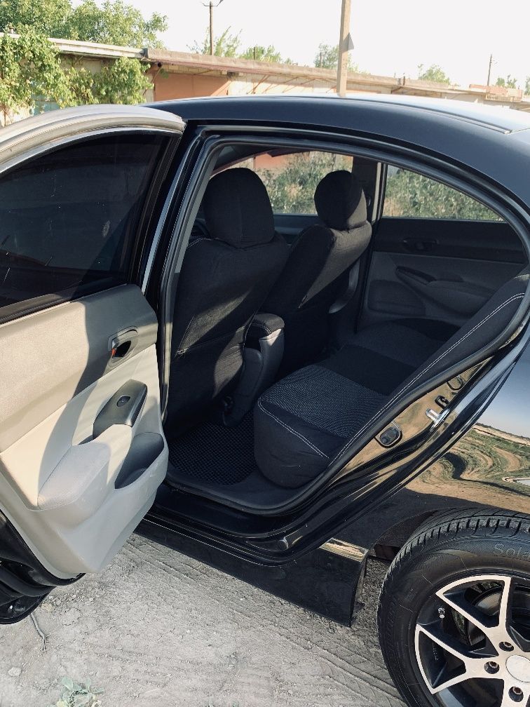 Продам Honda Civic 4d