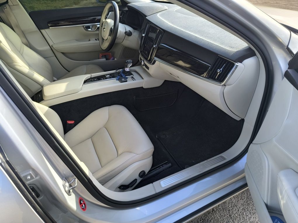 Volvo S90 T5 momentum