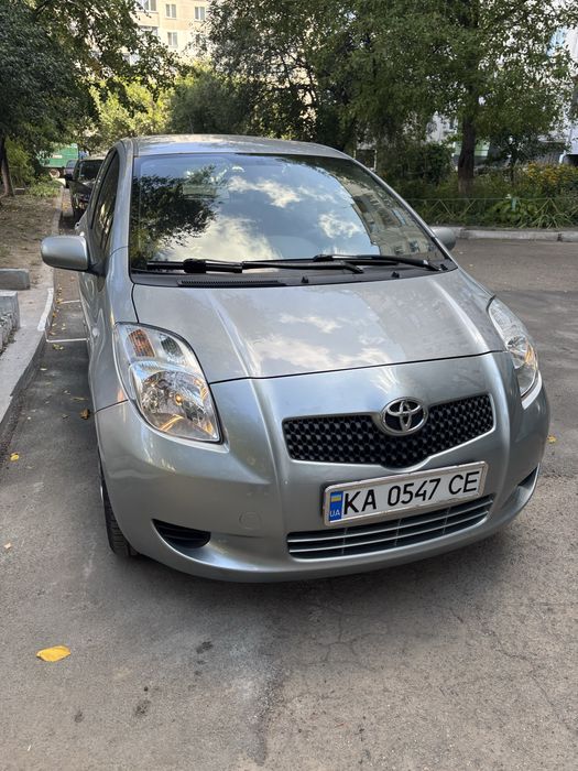 Продам Toyota Yaris 2006, 1.3 бензин, робот