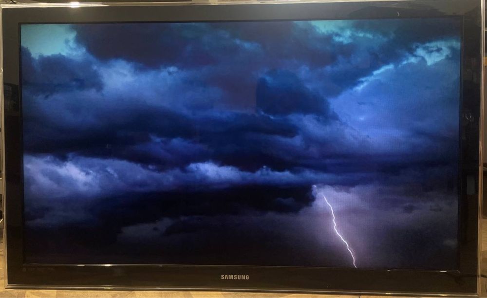 Телевізор Samsung LE46C750R2Z 46 дюймів Full HD 3D з кронштейном