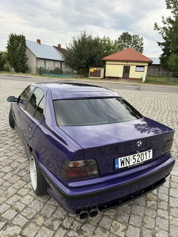 BMW e36 sedan 316, zadbane wnętrze,skóry