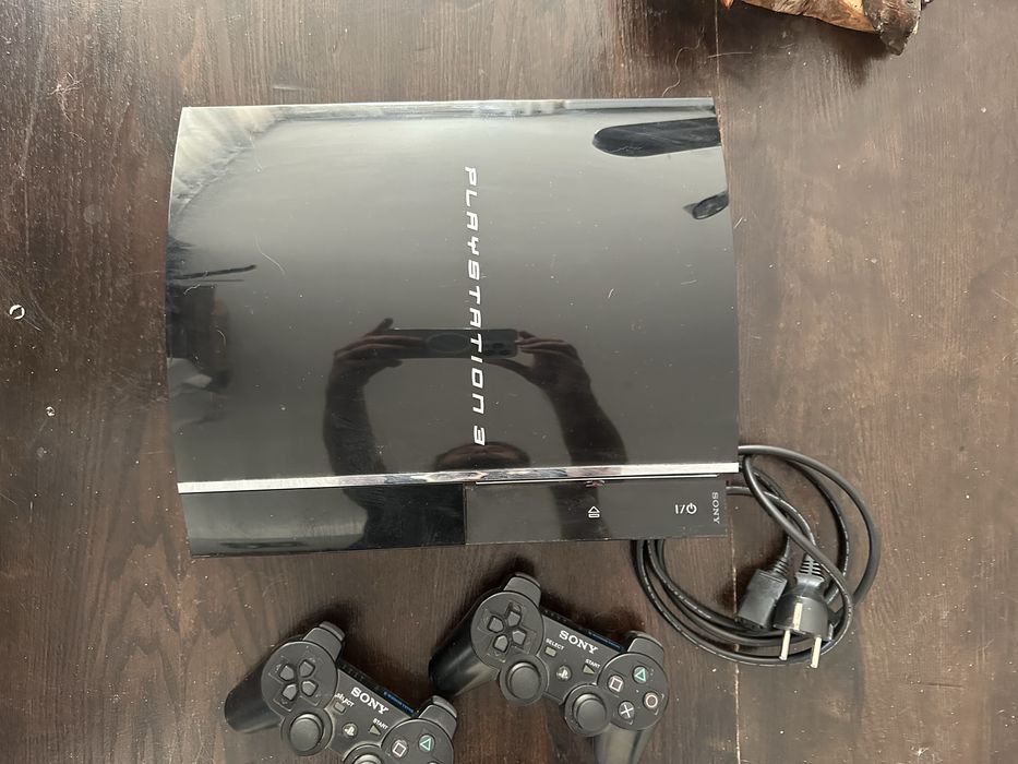 Playstation 3 60GB CECHC04 Dysk 256GB SSD + 2 pady dualshock 3