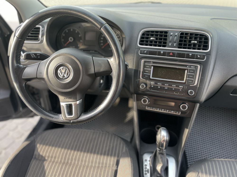 Volkswagen Polo 2013 р 1,6 автомат автомобіль