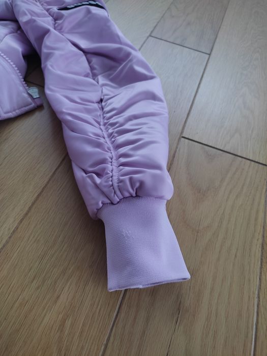 kurtka bomberka firmy Guess rozm S  36/ 38 na podszece lekko ocieplana