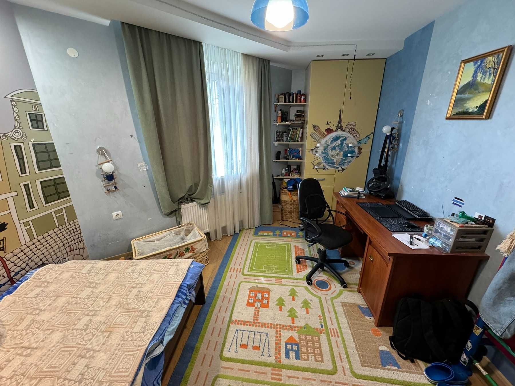 4 кімнатна, 112 м кв. Центр. Новобудова с індивідуальним опаленням.