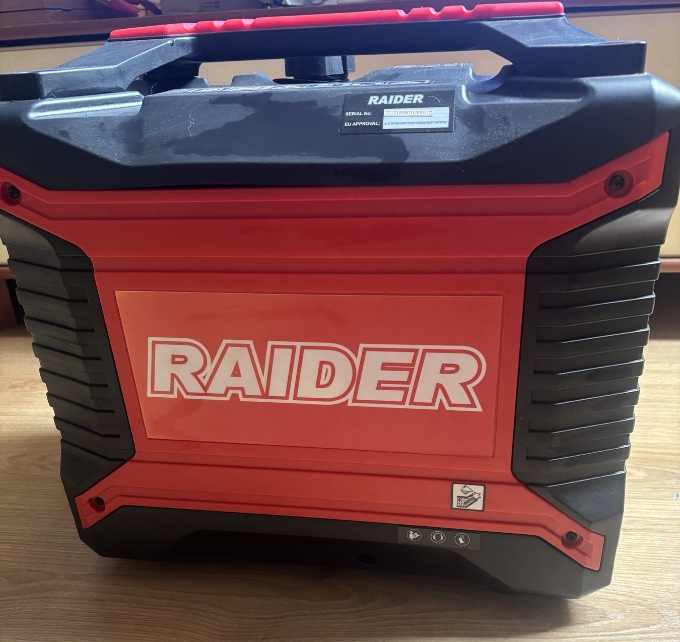 Продам інверторний генератор Raider 2.5квт