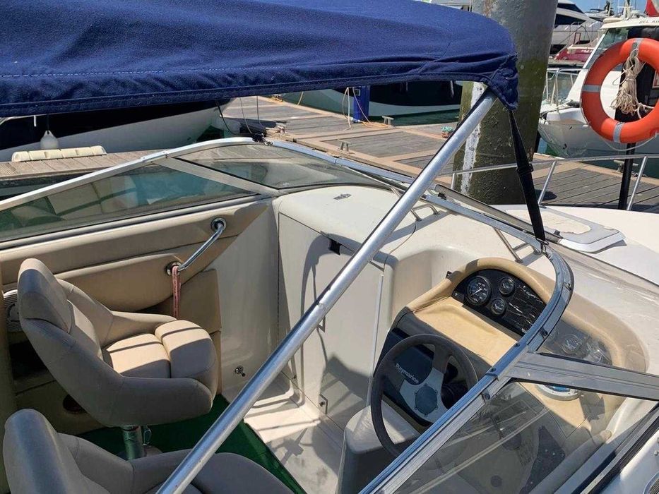 Barco Regal 222 SC Valenati, 8 pessoas Marina de Vilamoura