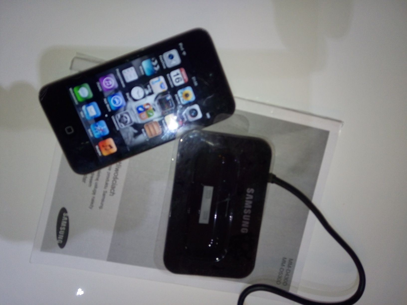 Ipod 4 zabytek sprawny klasyk + stacja dokujaca do Samsung i innych.