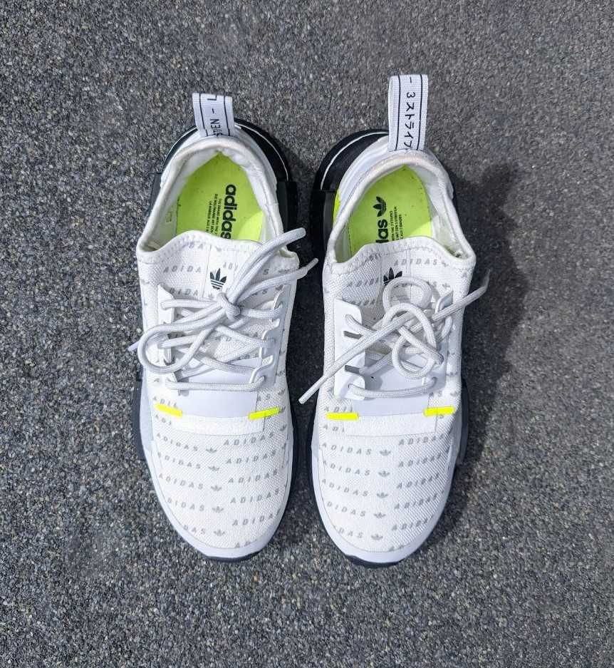 Кросівки Adidas NMD_R1 SHOES WHITE/BLACK GZ7944