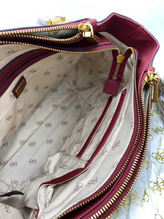 GUESS Torebka damska Destiny Czarna shoperka kuferek