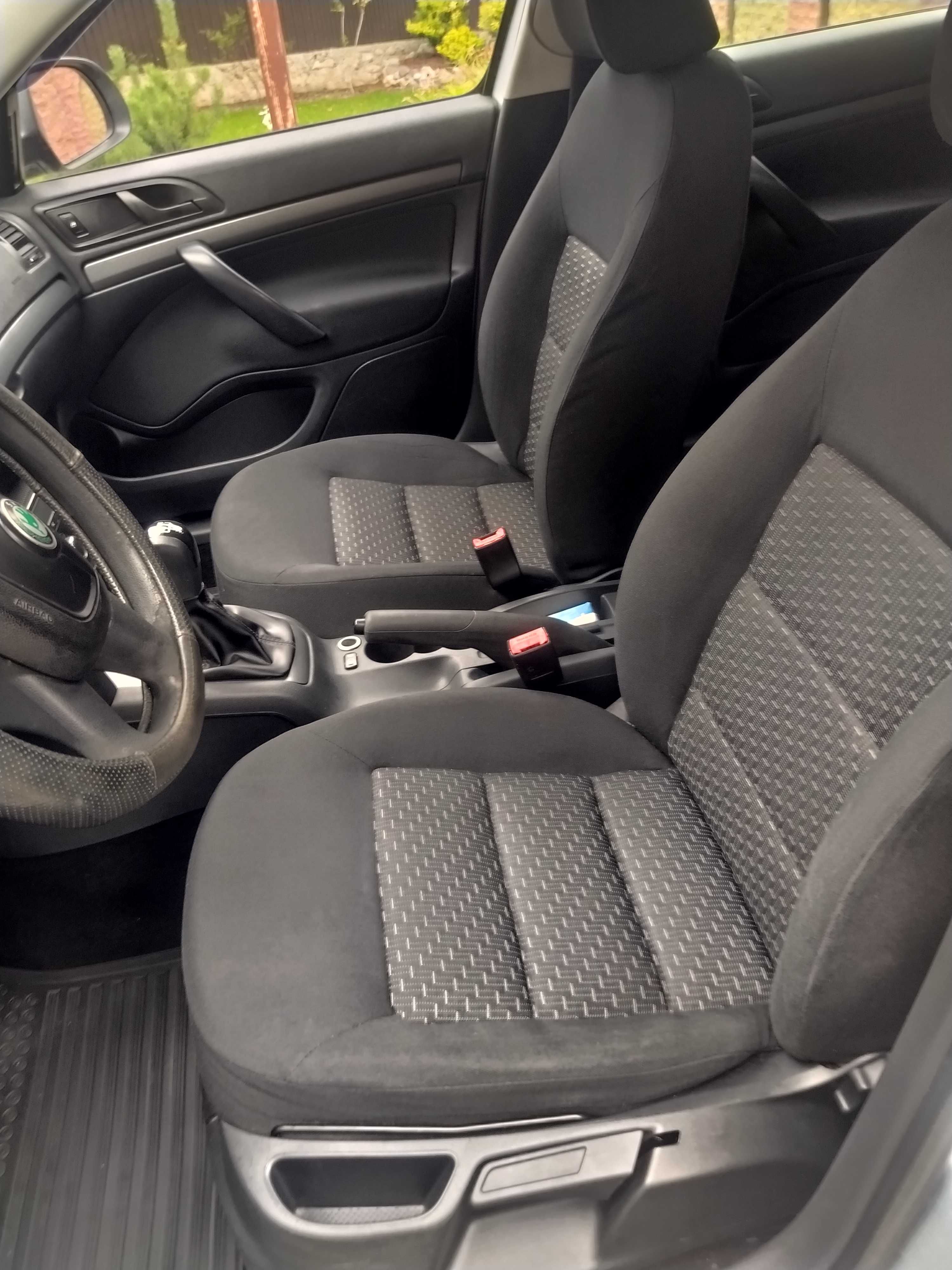 Продаж авто SKODA OKTAVIA TUUR 2012 р.