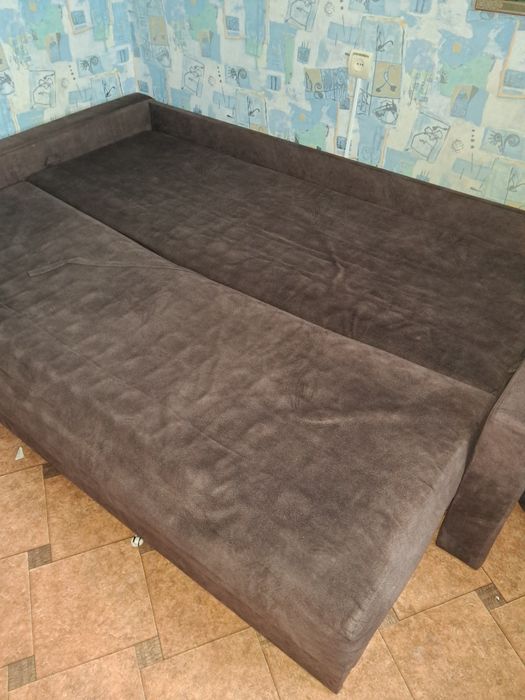 Продам диван спальный