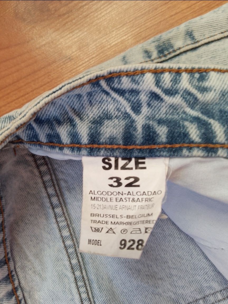 Продам джинсові шорти