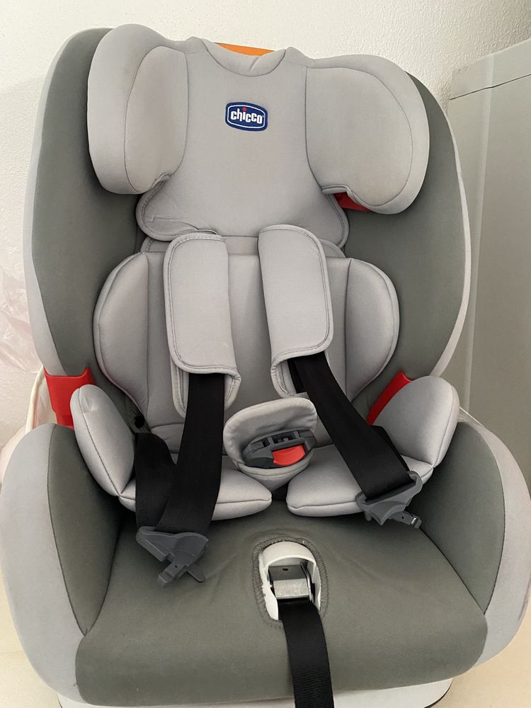 Cadeira auto para bebé Chicco Youniverse como nova