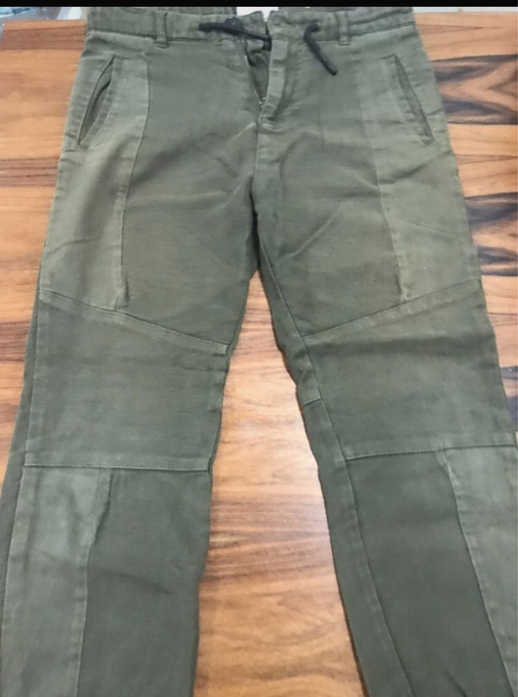 Varias calcas de todos estilos e jeans e treino
