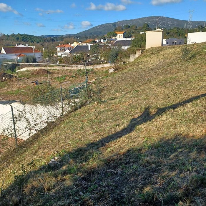 Terreno Urbano com Vista Magnífica a 40 minutos de Lisboa!