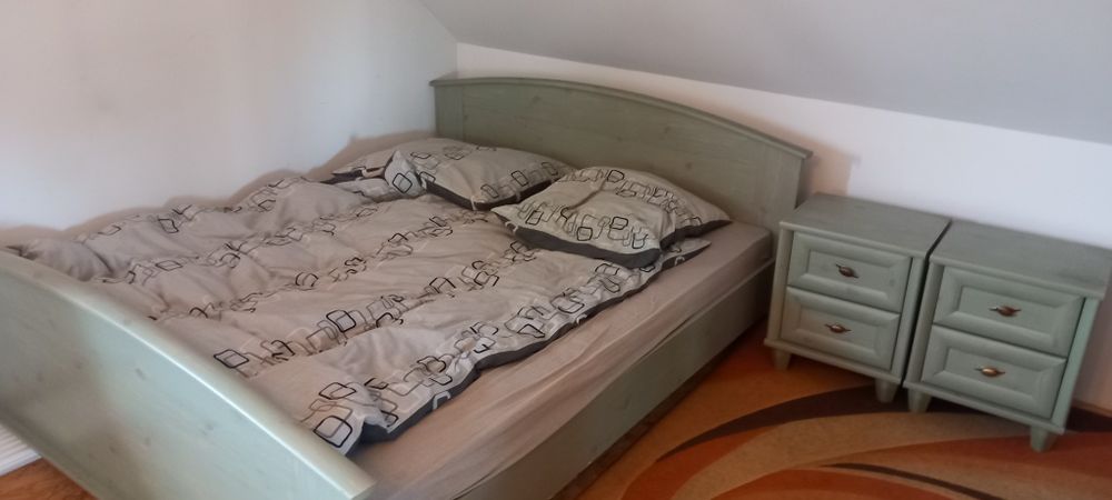 Komplet mebli do sypialni.