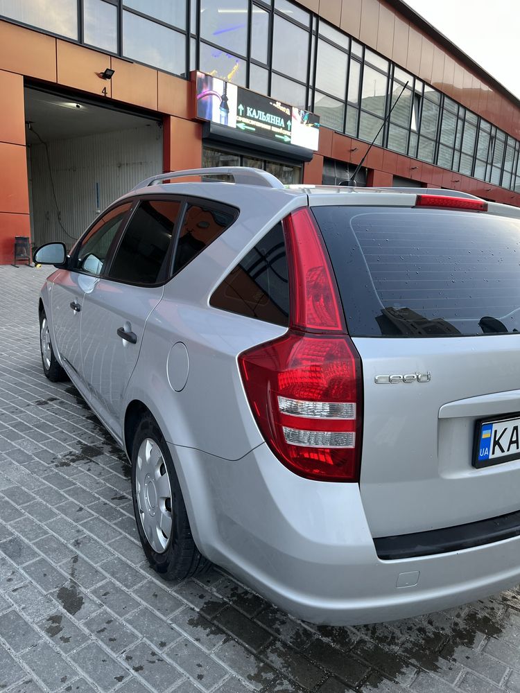 Kia 2009г. 1.6бензин