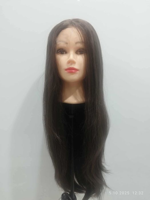 Peruka Vebonny. Widoczna na zdjęciu jest peruka typu lace front