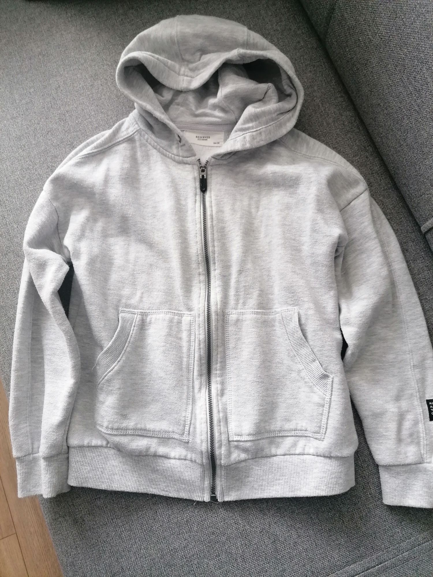 Bluza chłopięca z kapturem rozmiar 134