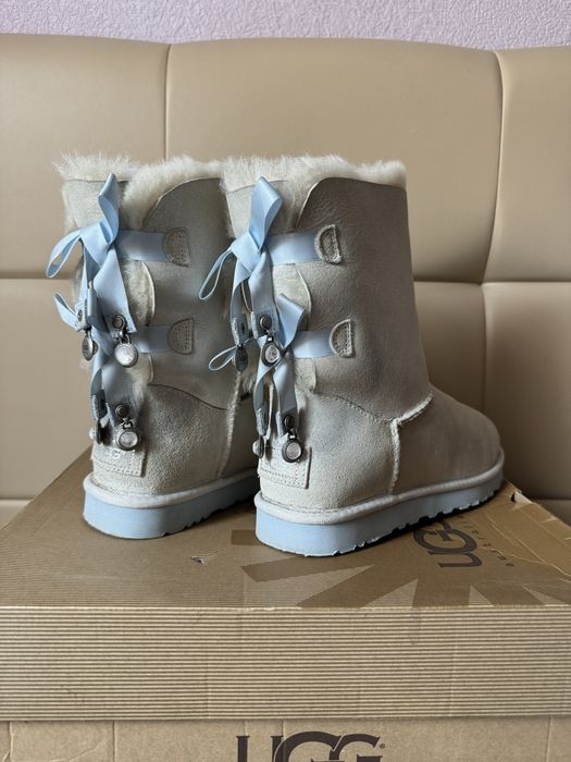 Ugg Bailey Bow I Do! 8US