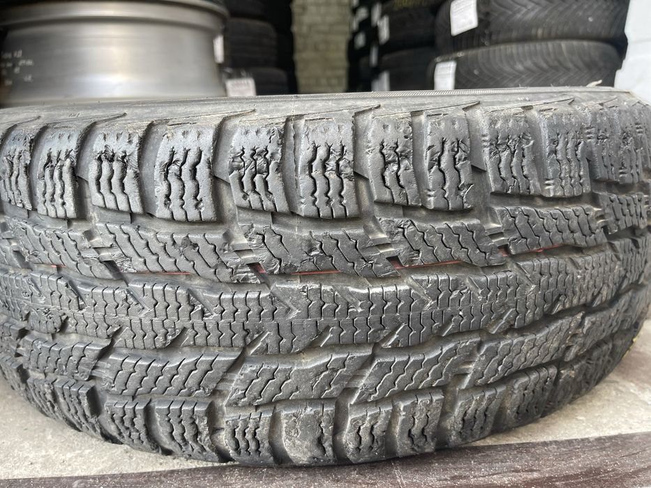 Шина 215/65 15С Nokian б/у 1шт 7мм зима U8