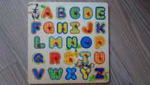 Jogos Relógio/Calendário, Letras, Numeros (em madeira)-Toys r Us Goula