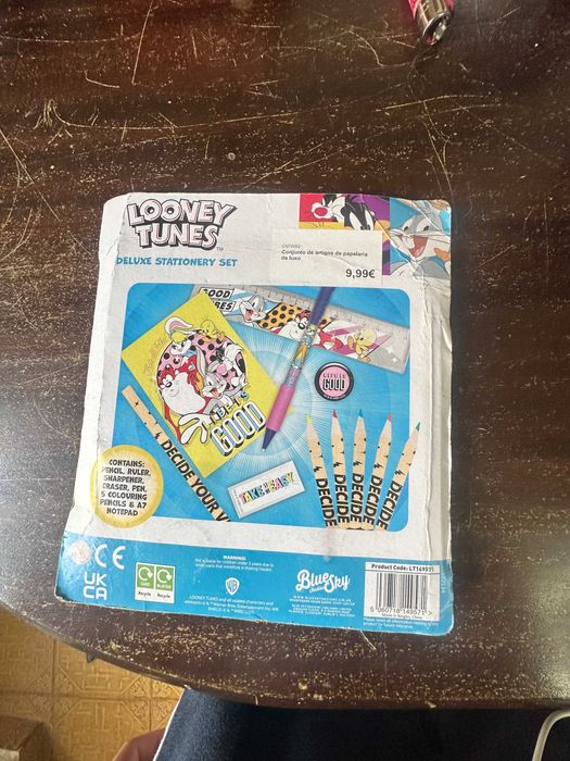 Conjunto de Papelaria Looney Tunes