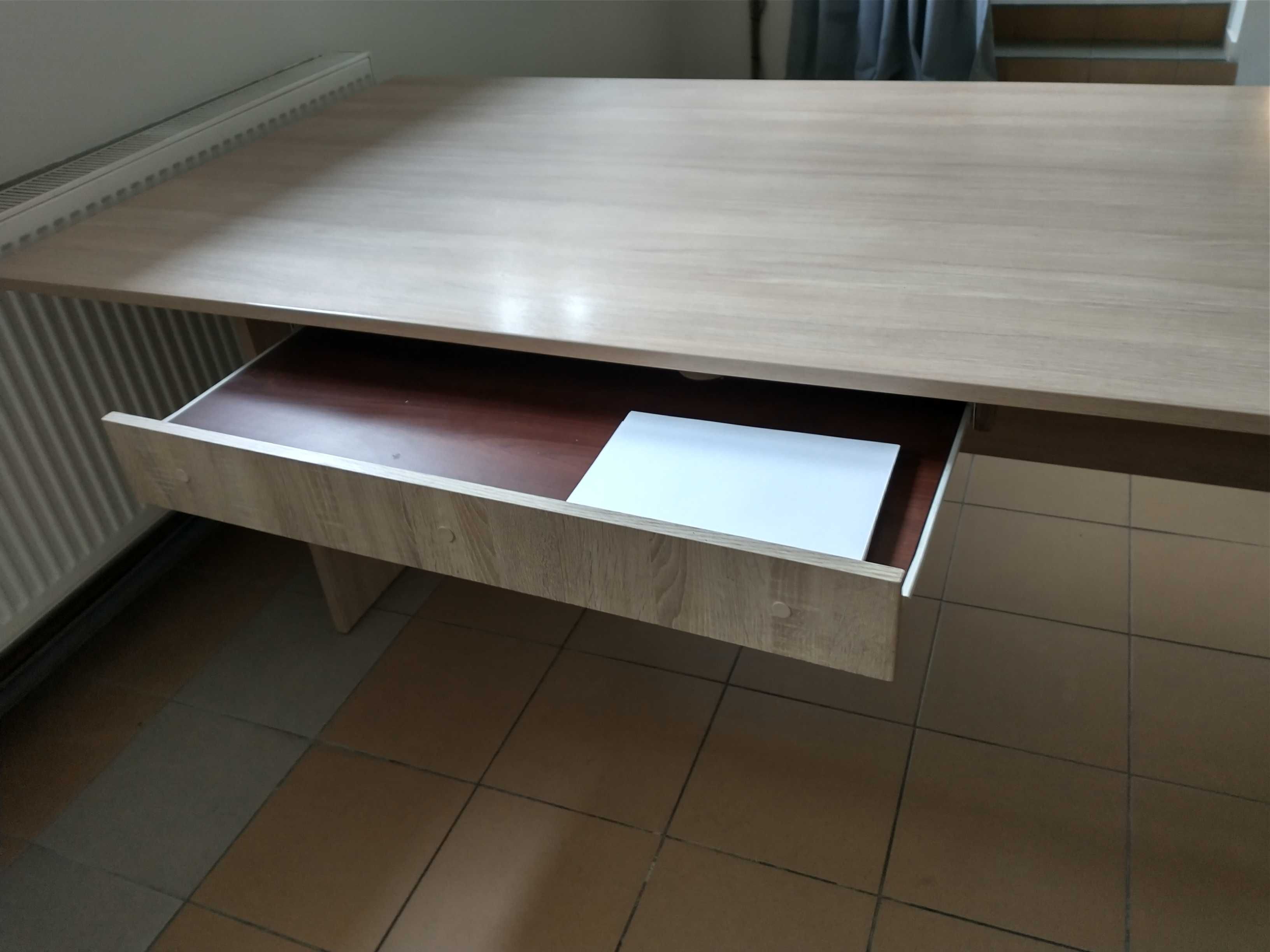 Duże biurko  z szufladą