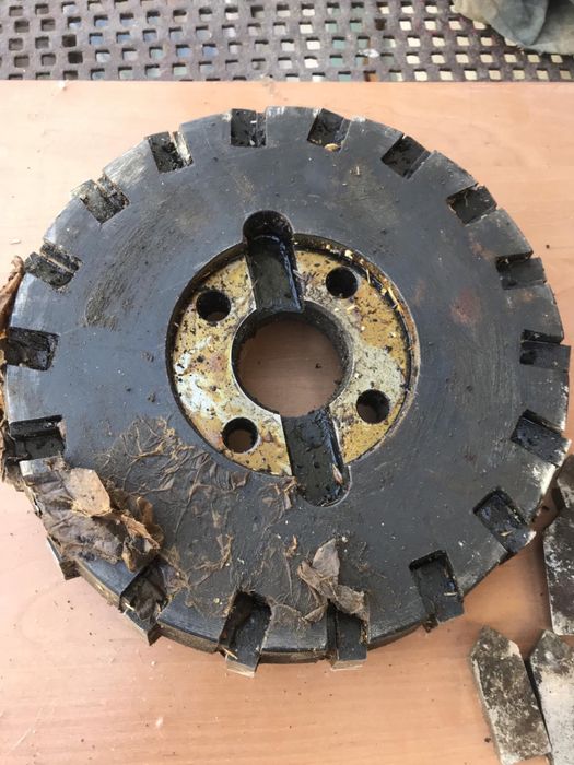 Фреза торцева 315 зі вставними ножами.