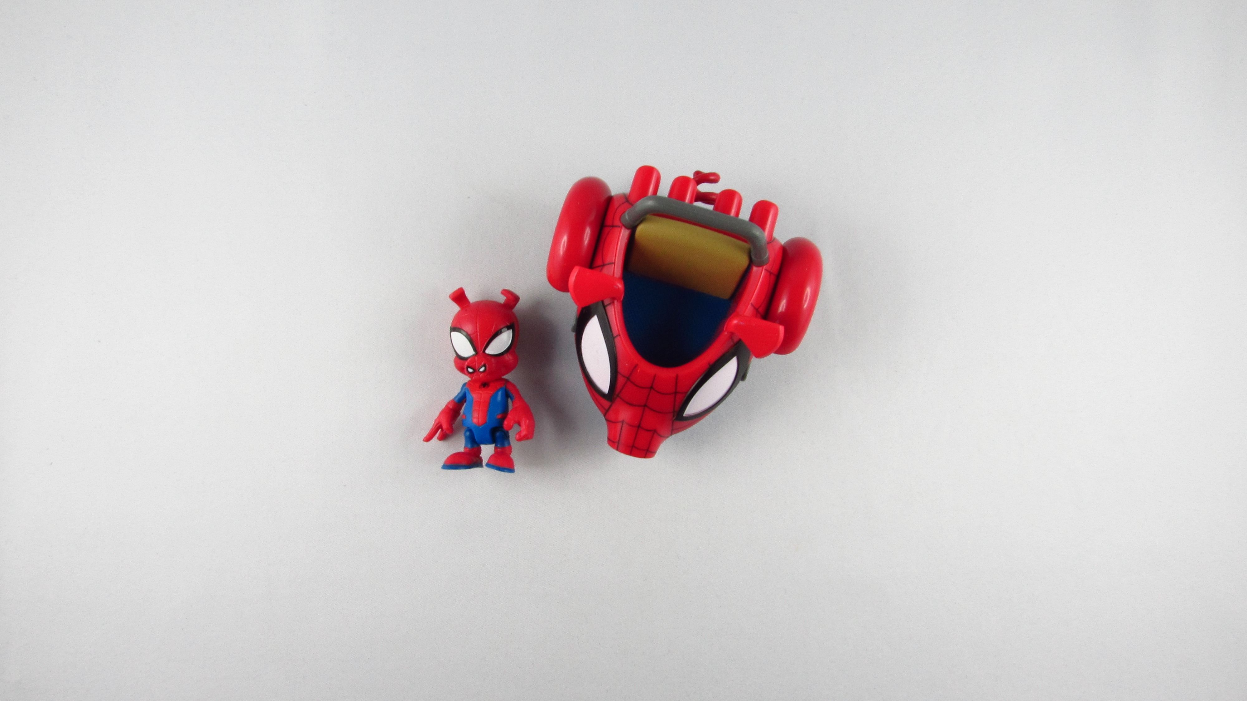 DISNEY STORE - Marvel Toy Box - Spider-Man Spider-Ham Figurka + Pojazd