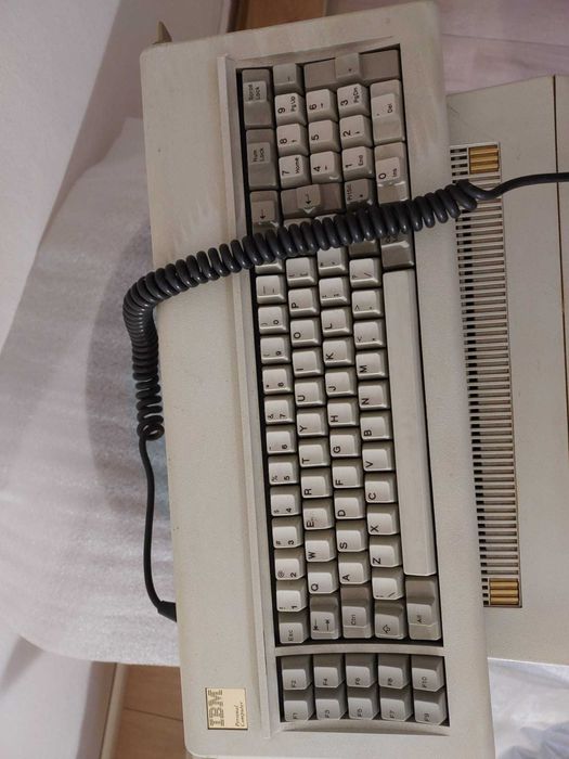 Computador  IBM 5160 com monitor IBM 5151