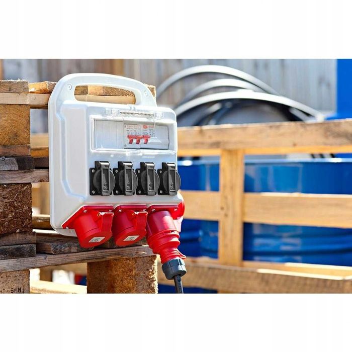 Rozdzielnica Elektryczna Budowlana 400 V 230 V IP4 NOWA 4x230 3x400