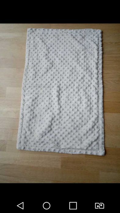 Beżowy kocyk dla chłopca legowisko mały 73 cm x 45 cm