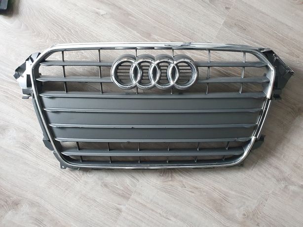 Решітка радіатора Гриль Ауді А4 Б8 Audi A4 B8 13-15 рр 8K0853651G
