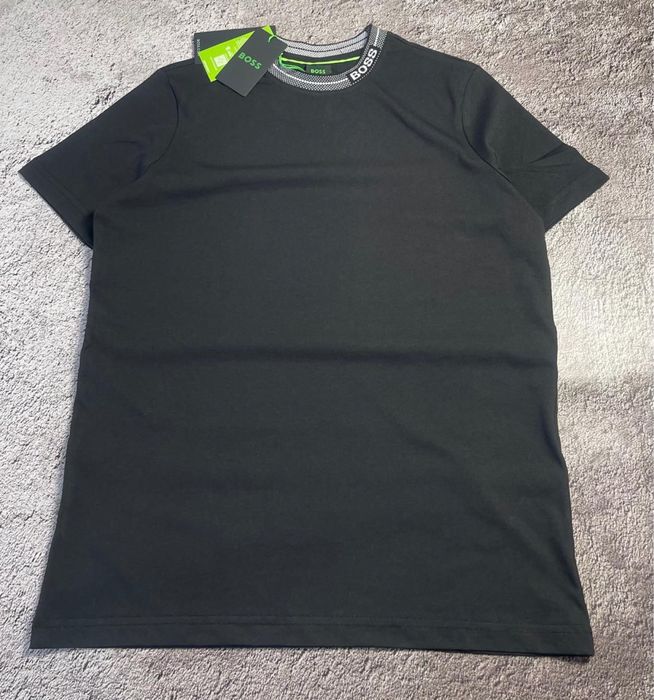 Футболки HUGO ,у наявності є всі розміри