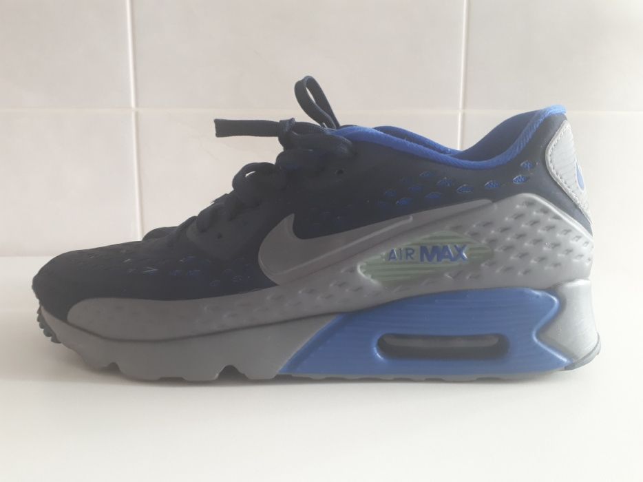 Nike  air  max .