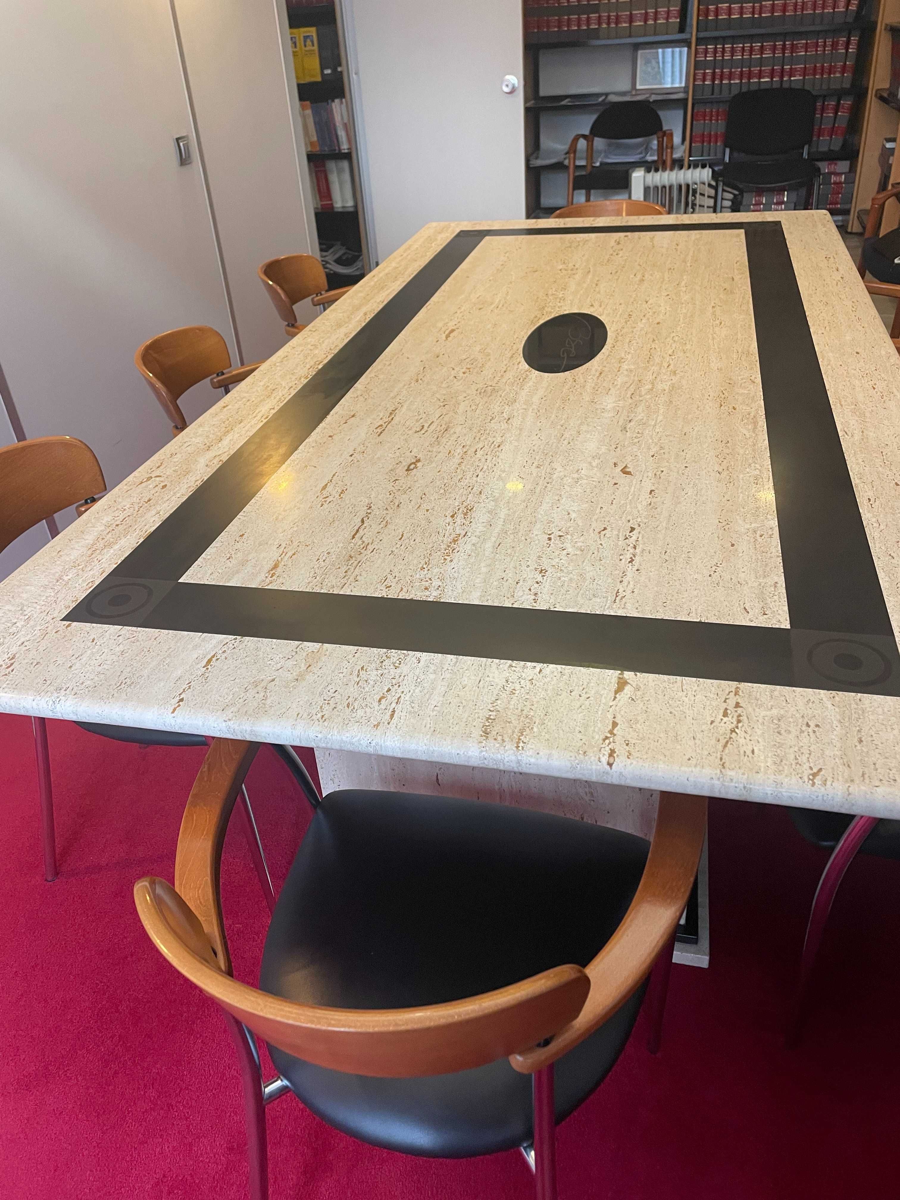 Mesa em Mármore com 8 cadeiras