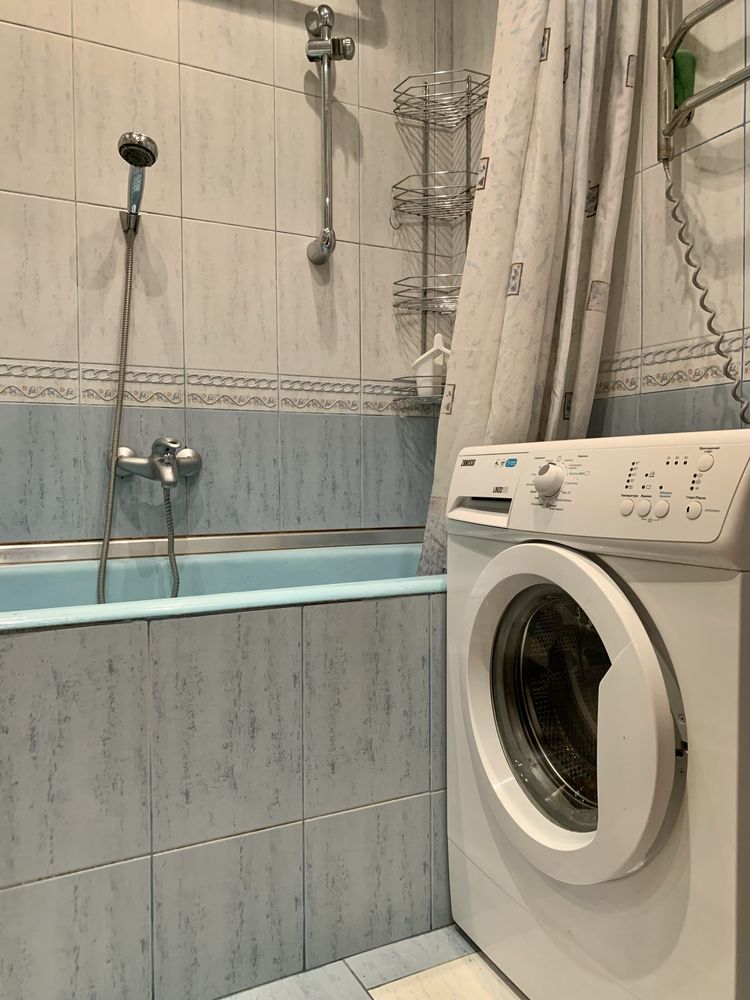 Продам  3-х кімнатну квартиру  нижній ДНС