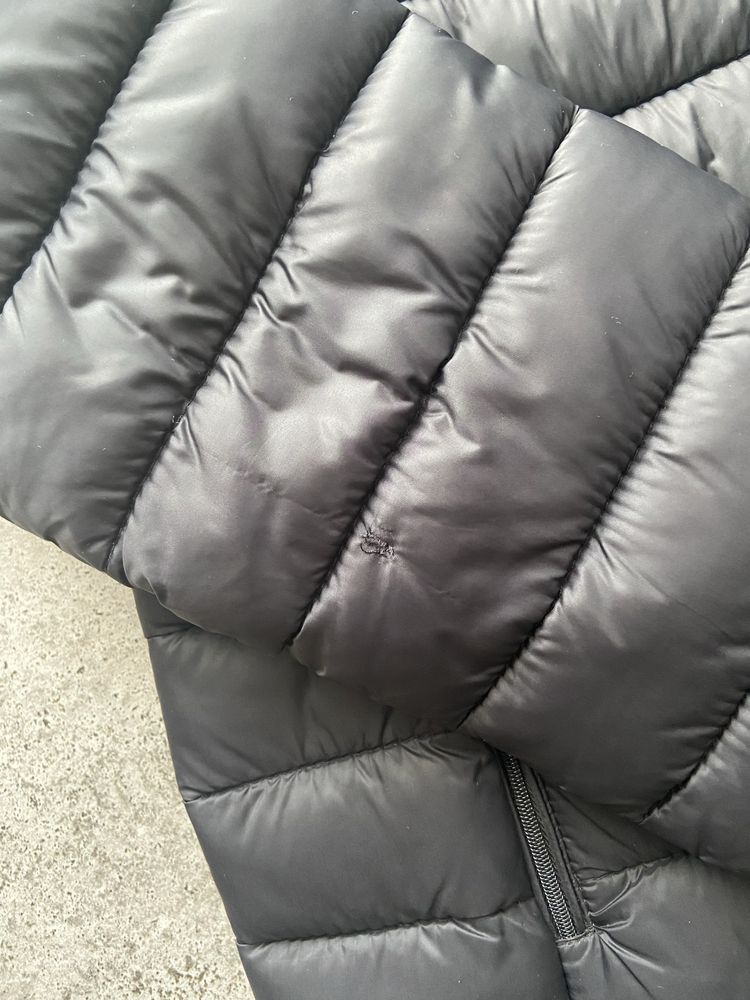 Lekka pikowana kurtka z kapturem czarna Pull & Bear S / 36